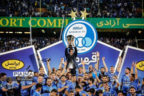 جشن قهرمانی تیم فوتبال استقلال