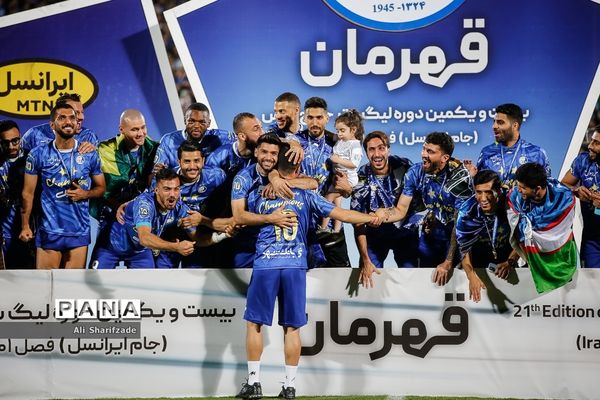 جشن قهرمانی تیم فوتبال استقلال