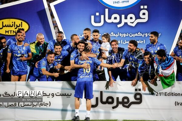 جشن قهرمانی تیم فوتبال استقلال