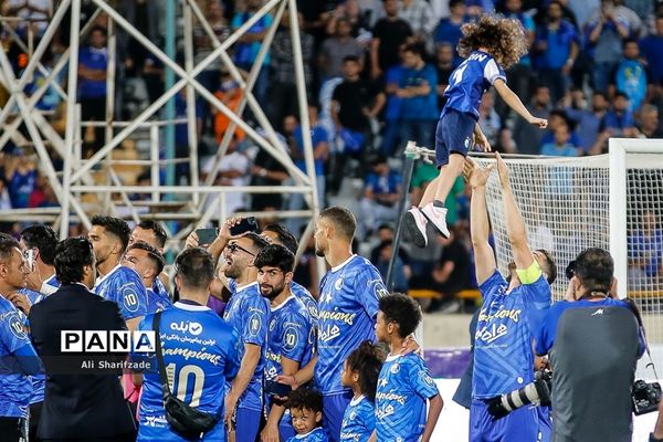 جشن قهرمانی تیم فوتبال استقلال