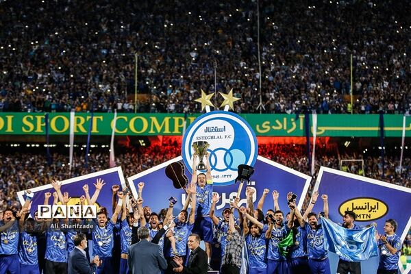 جشن قهرمانی تیم فوتبال استقلال