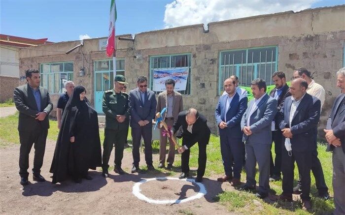 آیین کلنگ‌زنی آموزشگاه سه کلاسه ادب روستای کریق شهرستان نیر