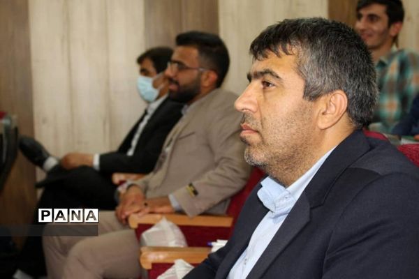 نشست مطالبه‌گری دانشجویان دانشگاه فرهنگیان کهگیلویه و بویراحمد با مدیرکل آموزش و پرورش