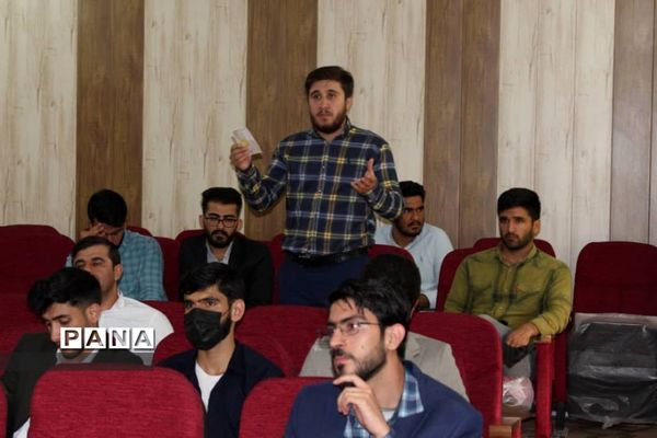 نشست مطالبه‌گری دانشجویان دانشگاه فرهنگیان کهگیلویه و بویراحمد با مدیرکل آموزش و پرورش