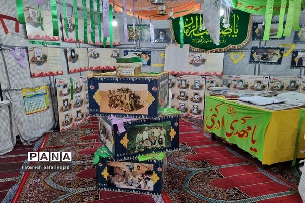 نمایشگاه «تعهد سرخ، از حجره تا سنگر» در قم-2