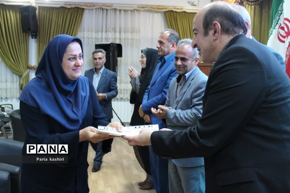 آیین تقدیر از مراقبین سلامت در مرکز استان مازندران