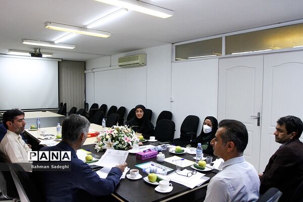 نشست نمایندگان اداره‌کل عشایر و سازمان دانش‌آموزی با موضوع برگزاری اردوی سراسری دانش‌آموزان عشایر در مشهد