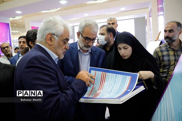 بازدید وزیر آموزش و پرورش از نمایشگاه و رویداد ملی «عصر امید»