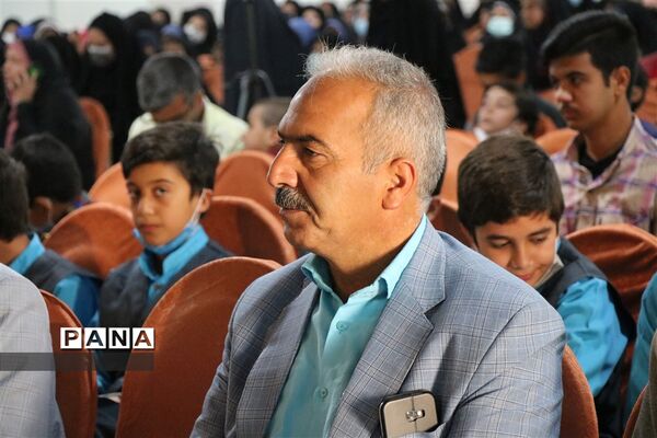 تجلیل از دانش‌آموزان برگزیده  مسابقات فرهنگی هنری، قرآنی، ورزشی و پویش‌های سازمان دانش‌آموزی  ابرکوه