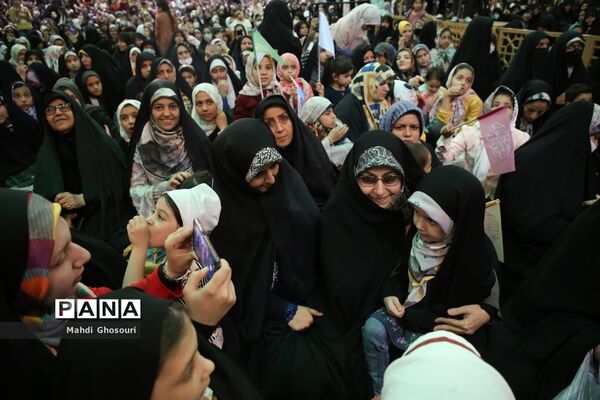 مراسم جشن دختران ایران قوی در قم-1