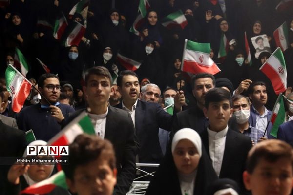 دیدار رئیس جمهوری با اقشار مختلف مردم در تبریز