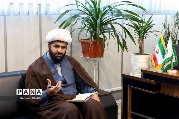 نشست اعضای ستاد امر به معروف و نهی از منکر با قائم مقام معاون وزیر در سازمان دانش‌آموزی