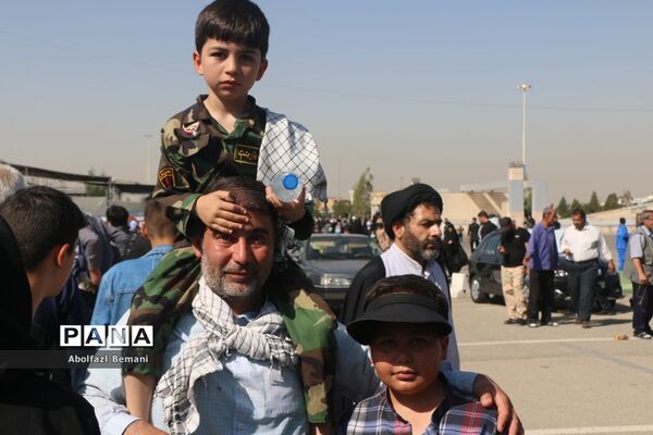 حضور کاروان های زیارتی استان قم در مراسم سالگرد ارتحال امام خمینی(ره)-1