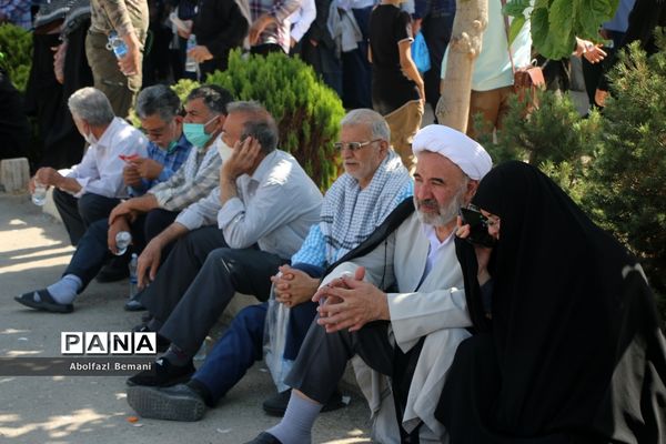 حضور کاروان های زیارتی استان قم در مراسم سالگرد ارتحال امام خمینی(ره)-1