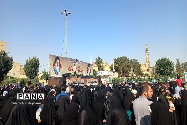 اجرای سرود سلام فرمانده در پاکدشت