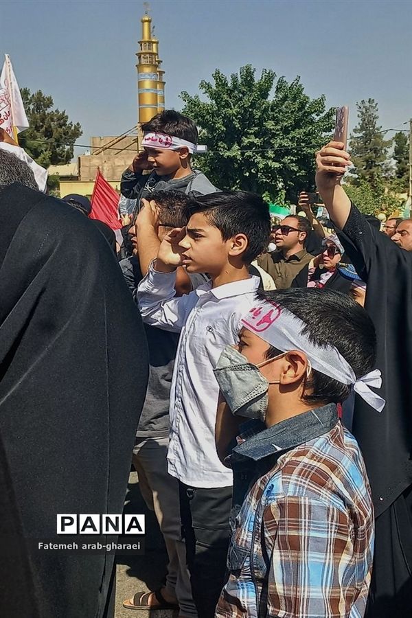 اجرای سرود سلام فرمانده در پاکدشت