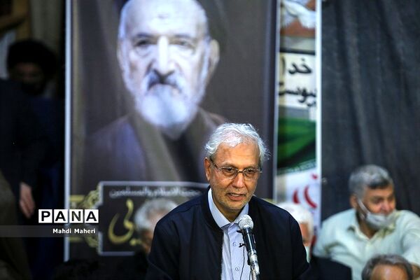 مراسم وداع با پیکر سید محمود دعایی در حسینیه جماران