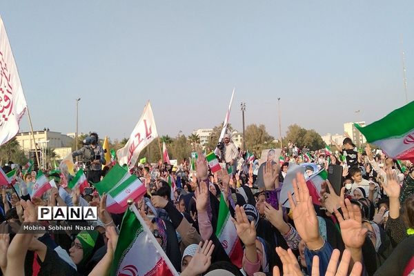 اجرای سرود سلام فرمانده در میدان رئیسعلی دلواری بوشهر-1