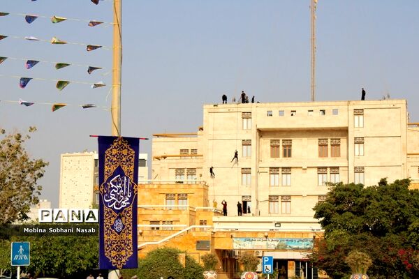 اجرای سرود سلام فرمانده در میدان رئیسعلی دلواری بوشهر-2
