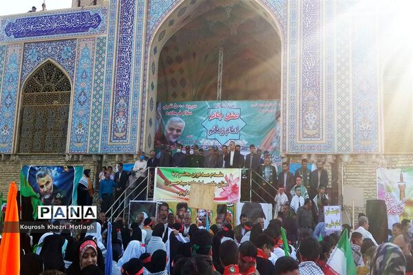 اجرای سرود سلام فرمانده در امامزاده سید‌حسین (ع) شهرستان کازرون