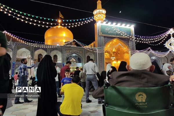 حریم مطهر رضوی در دهه کرامت