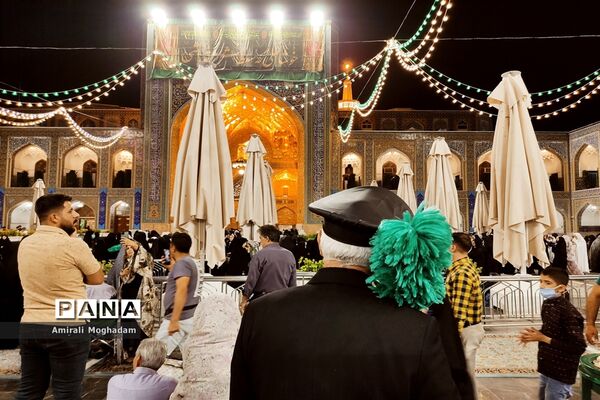 حریم مطهر رضوی در دهه کرامت