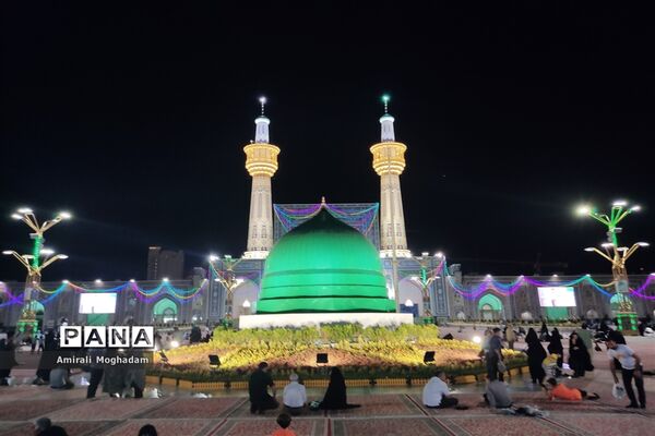 حریم مطهر رضوی در دهه کرامت