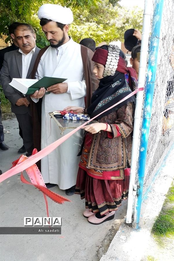 آیین افتتاحیه زمین چمن مصنوعی آموزشگاه شهید ایرانپور شهر لایین (شهرستان کلات)