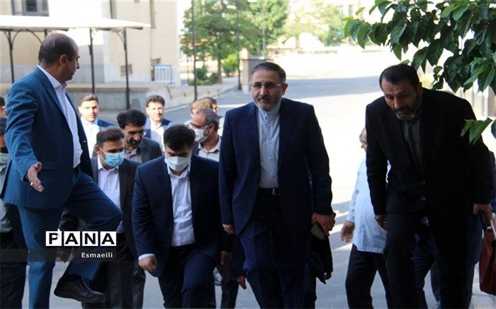 معاون حقوقی و امور مجلس وزارت آموزش و پرورش وارد استان چهارمحال و بختیاری شد
