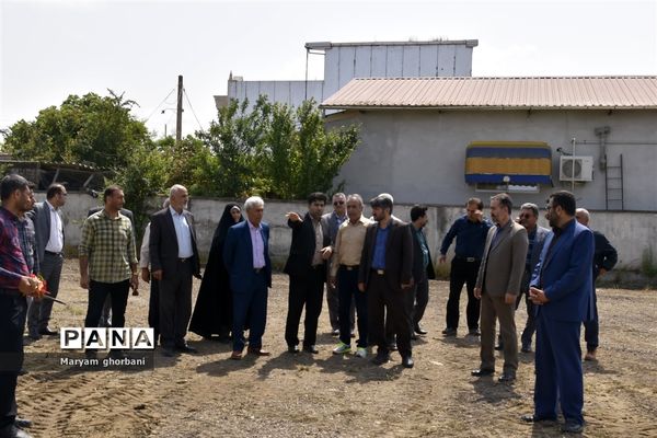 آیین کلنگ‌زنی چمن مصنوعی طرح شهید سلیمانی