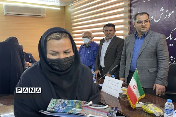 تقدیر از مدیران مدارس منتخب طرح جشنواره تجارب برتر و نوآوری