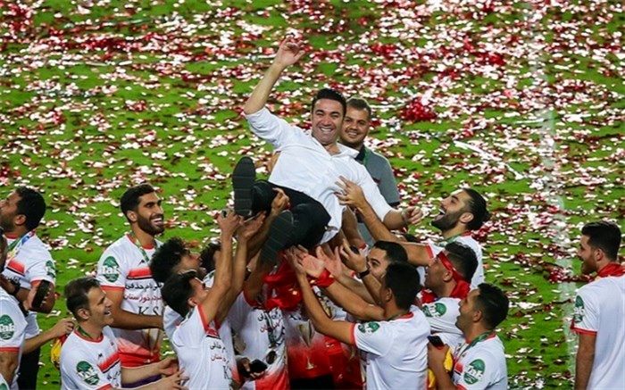 پاسخ نهایی نکونام به استقلال؛ می‌خواهم در فولاد بمانم