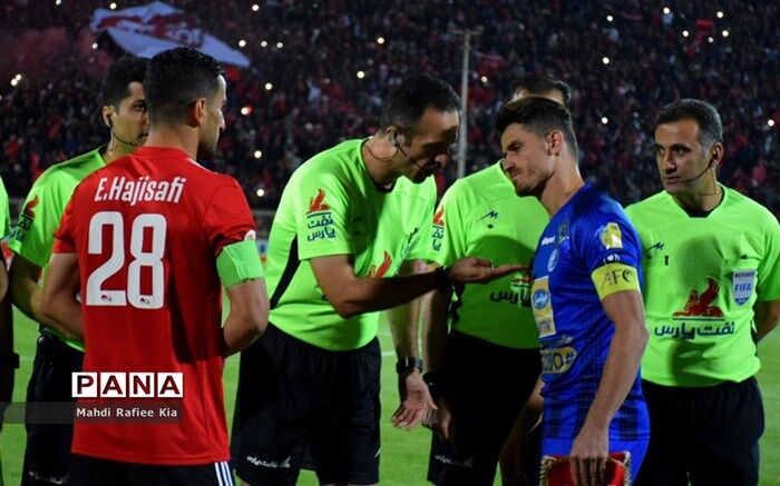 داوری مسابقات لیگ برتر فوتبال بررسی می‌شود