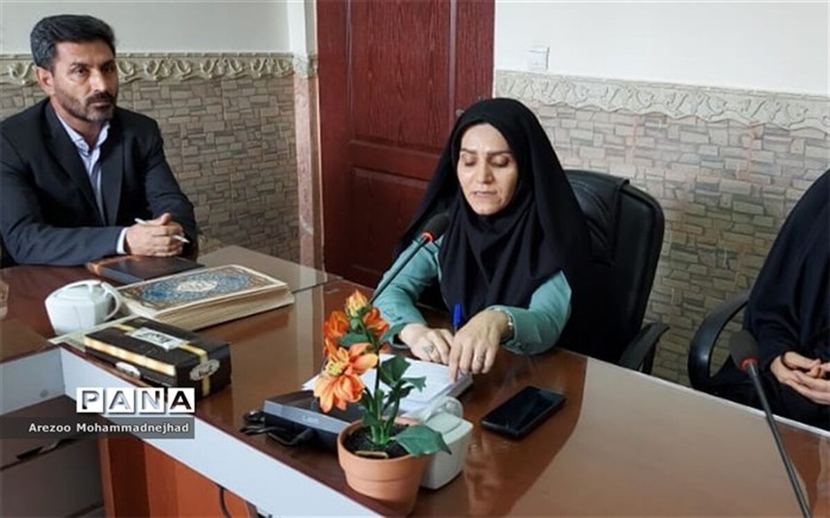 مهم‌ترین شاخصه رشد و تعالی  زنان شناخت حقوق و آگاهی آنان است