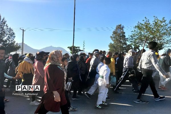 همایش پیاده‌روی امام رضایی‌ها در شهرکرد