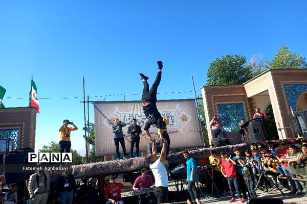 همایش پیاده‌روی امام رضایی‌ها در شهرکرد