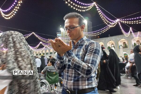 شب میلاد امام رضا (ع) در حرم مطهر رضوی
