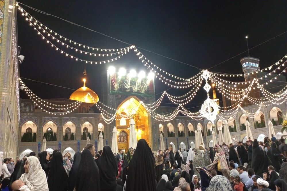شب میلاد امام رضا (ع) در حرم مطهر رضوی