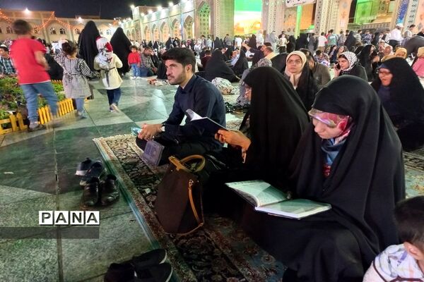 شب میلاد امام رضا (ع) در حرم مطهر رضوی