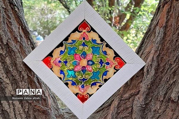 آثار هنری و تولیدی معلم درس هنر در رودهن