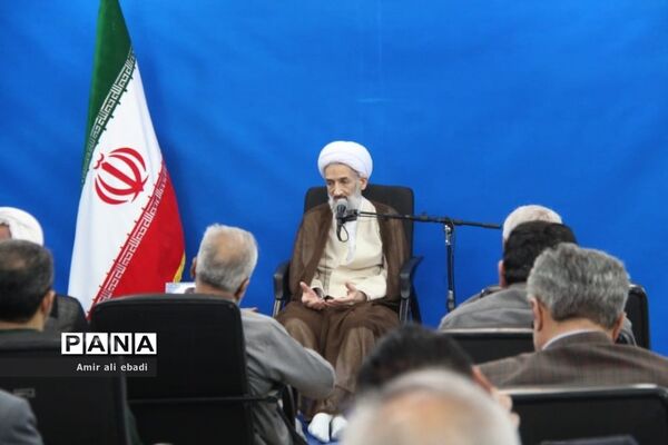 دیدار سرپرست و کارکنان جهاد کشاورزی با نماینده ولی فقیه