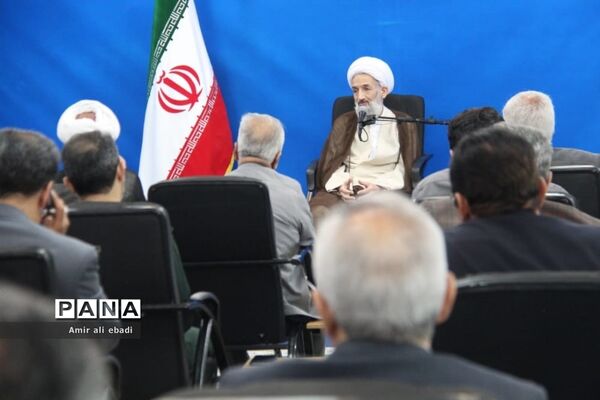 دیدار سرپرست و کارکنان جهاد کشاورزی با نماینده ولی فقیه