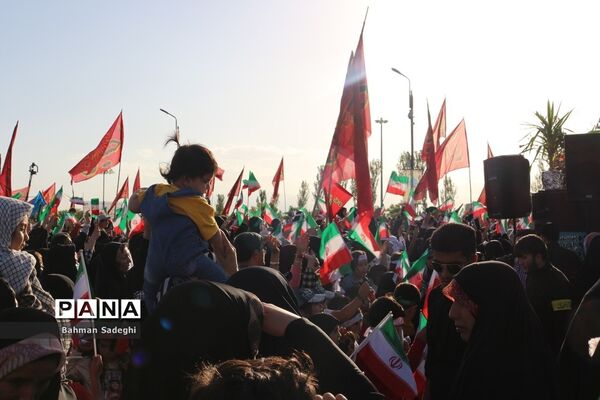 اجتماع عظیم سلام فرمانده با حضور دهه نودی‌ها در اردبیل