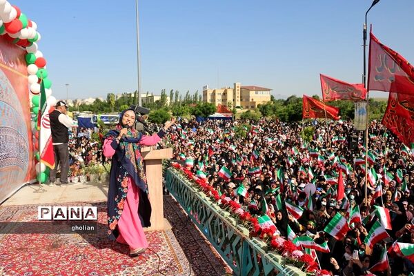 اجتماع عظیم سلام فرمانده با حضور دهه نودی‌ها در اردبیل