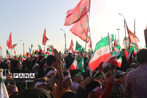 اجتماع عظیم سلام فرمانده با حضور دهه نودی‌ها در اردبیل