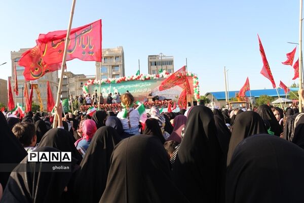 اجتماع عظیم سلام فرمانده با حضور دهه نودی‌ها در اردبیل