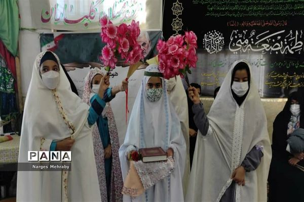 اجتماع بزرگ دانش‌‌آموزی فاطمیون در سورمق شهرستان آباده