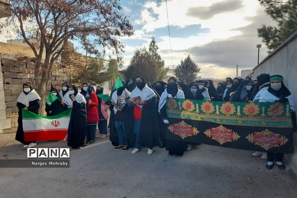 اجتماع بزرگ دانش‌‌آموزی فاطمیون در سورمق شهرستان آباده