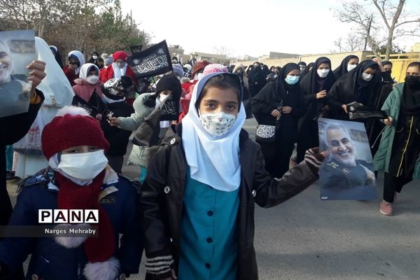 اجتماع بزرگ دانش‌‌آموزی فاطمیون در سورمق شهرستان آباده