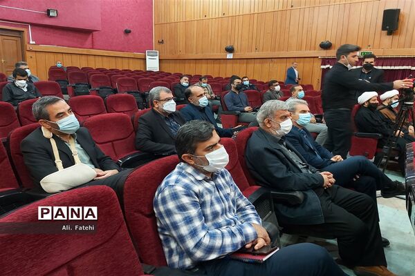 مراسم توزیع۵۰۰۰ بسته کمک آموزشی  در حوزه جغرافیایی